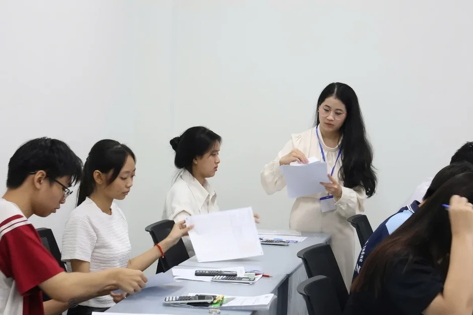 Kỷ lục về số lượng thí sinh dự thi Đánh giá năng lực - Đại học Quốc gia TP Hồ Chí Minh Kỷ lục về số lượng thí sinh dự thi Đánh giá năng lực - Đại học Quốc gia TP Hồ Chí Minh