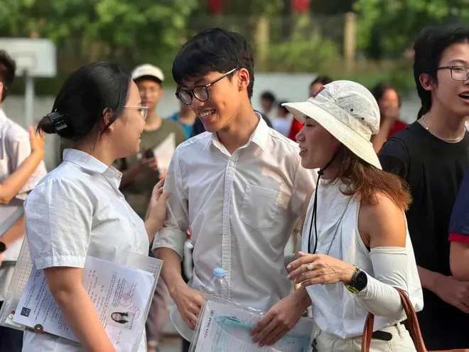 Kỳ thi lớp 10 Hà Nội khép lại: Thí sinh nhẹ nhõm, phụ huynh lên kế hoạch cho con nghỉ ngơi Kỳ thi lớp 10 Hà Nội khép lại: Thí sinh nhẹ nhõm, phụ huynh lên kế hoạch cho con nghỉ ngơi