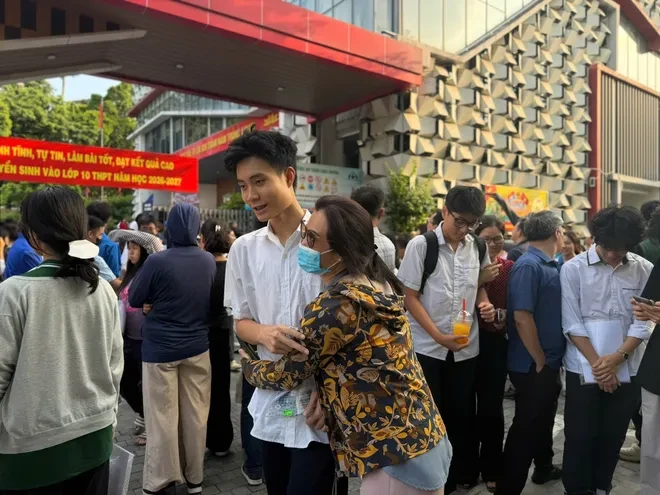Kỳ thi lớp 10 Hà Nội khép lại: Thí sinh nhẹ nhõm, phụ huynh lên kế hoạch cho con nghỉ ngơi Kỳ thi lớp 10 Hà Nội khép lại: Thí sinh nhẹ nhõm, phụ huynh lên kế hoạch cho con nghỉ ngơi
