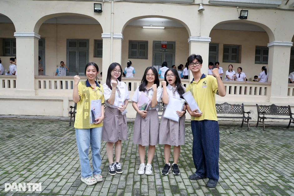 Kỳ thi tốt nghiệp THPT đầu tiên sau sáp nhập và những con số chưa từng có Kỳ thi tốt nghiệp THPT đầu tiên sau sáp nhập và những con số chưa từng có