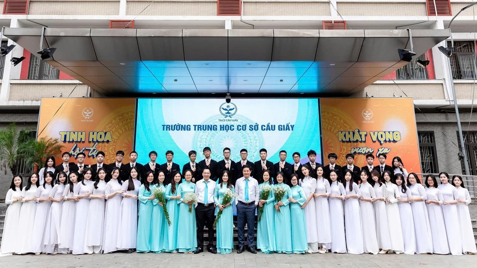 Kỳ tích một lớp có 4 thủ khoa thi lớp 10 chuyên của Hà Nội Kỳ tích một lớp có 4 thủ khoa thi lớp 10 chuyên của Hà Nội