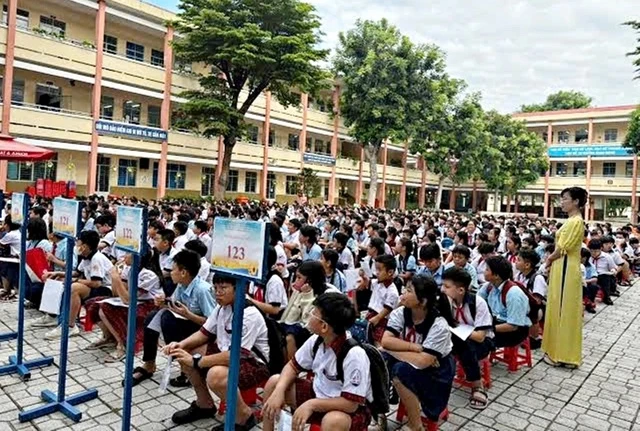 Lần đầu TP.HCM tuyển sinh đầu cấp theo mô hình chính quyền hai cấp Lần đầu TP.HCM tuyển sinh đầu cấp theo mô hình chính quyền hai cấp
