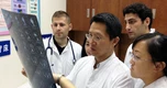 Lương thấp, đào tạo dài khiến ngành y giảm sức hút