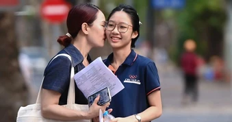 Một lớp chuyên có tỷ lệ chọi 1/27,5, gần 1.000 thí sinh thi chỉ lấy 35 em
