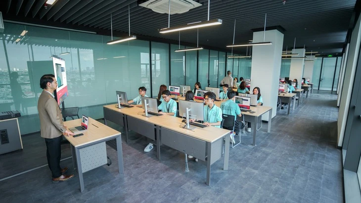 Một trường đại học cấp 300 học bổng tinh hoa, 800 triệu đồng/suất Một trường đại học cấp 300 học bổng tinh hoa, 800 triệu đồng/suất