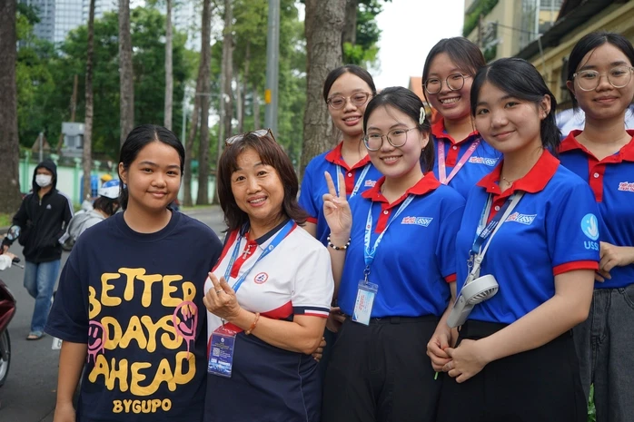 Mùa thi của con, nỗi lòng của cha mẹ Mùa thi của con, nỗi lòng của cha mẹ