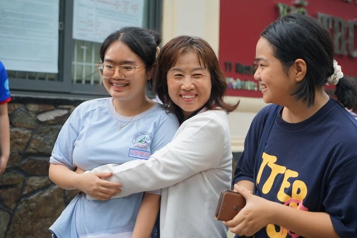 Mùa thi của con, nỗi lòng của cha mẹ Mùa thi của con, nỗi lòng của cha mẹ