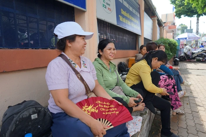 Mùa thi của con, nỗi lòng của cha mẹ Mùa thi của con, nỗi lòng của cha mẹ