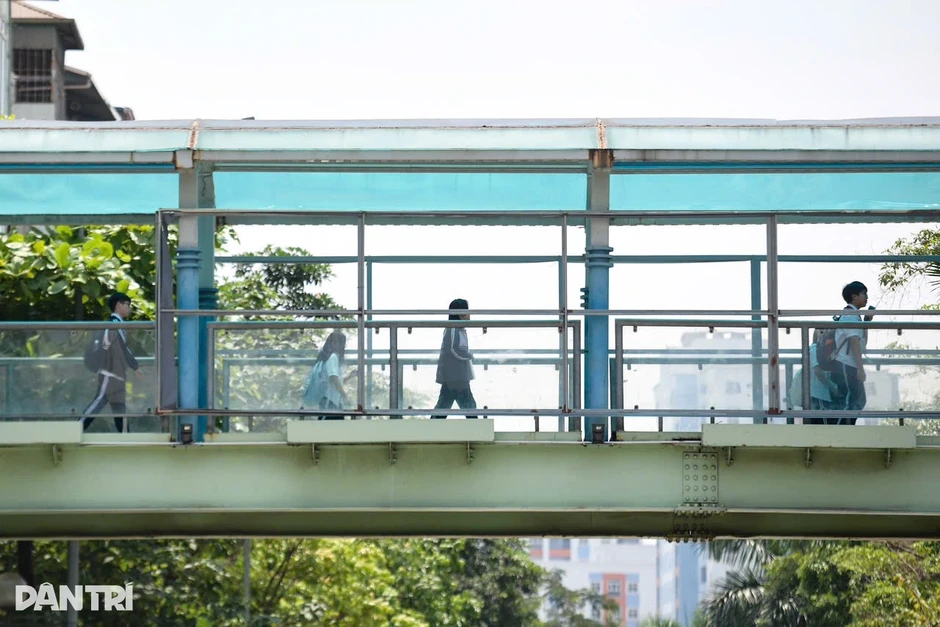 Nhà gần trường nhưng đi học xa, phụ huynh mong điều chỉnh