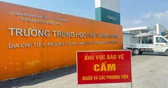 Nhận định đề toán và văn thi lại ở THPT chuyên Tuyên Quang