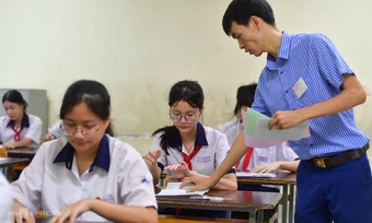 Nhiều đề Tiếng Anh thi lớp 10 ở TP HCM bị lỗi mờ, mất chữ