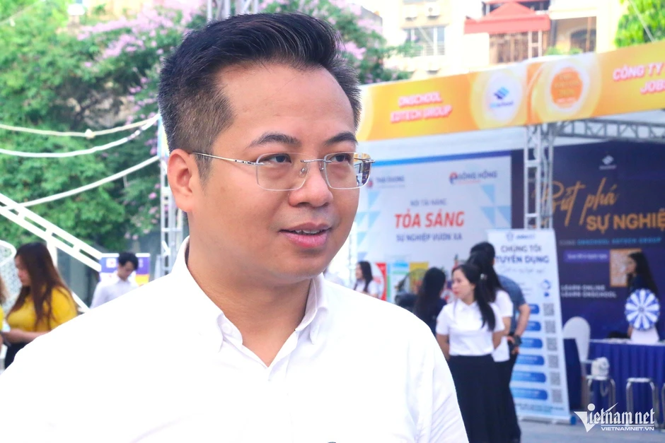 Nhiều sinh viên mới ra trường đạt mức lương 20 triệu đồng/tháng trở lên Nhiều sinh viên mới ra trường đạt mức lương 20 triệu đồng/tháng trở lên