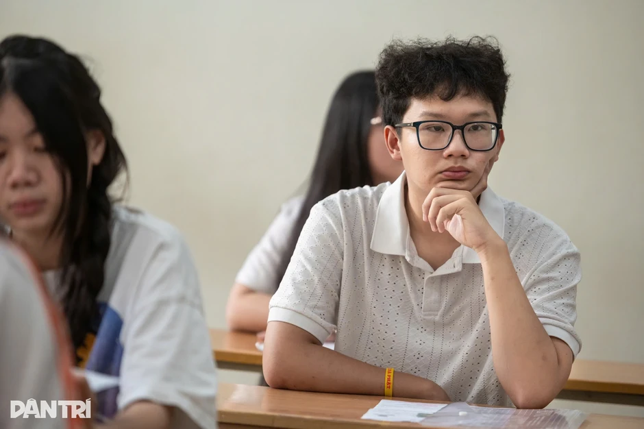 Nhiều thí sinh tiếc nuối vì "đánh mất" điểm 10 môn toán tốt nghiệp THPT Nhiều thí sinh tiếc nuối vì "đánh mất" điểm 10 môn toán tốt nghiệp THPT