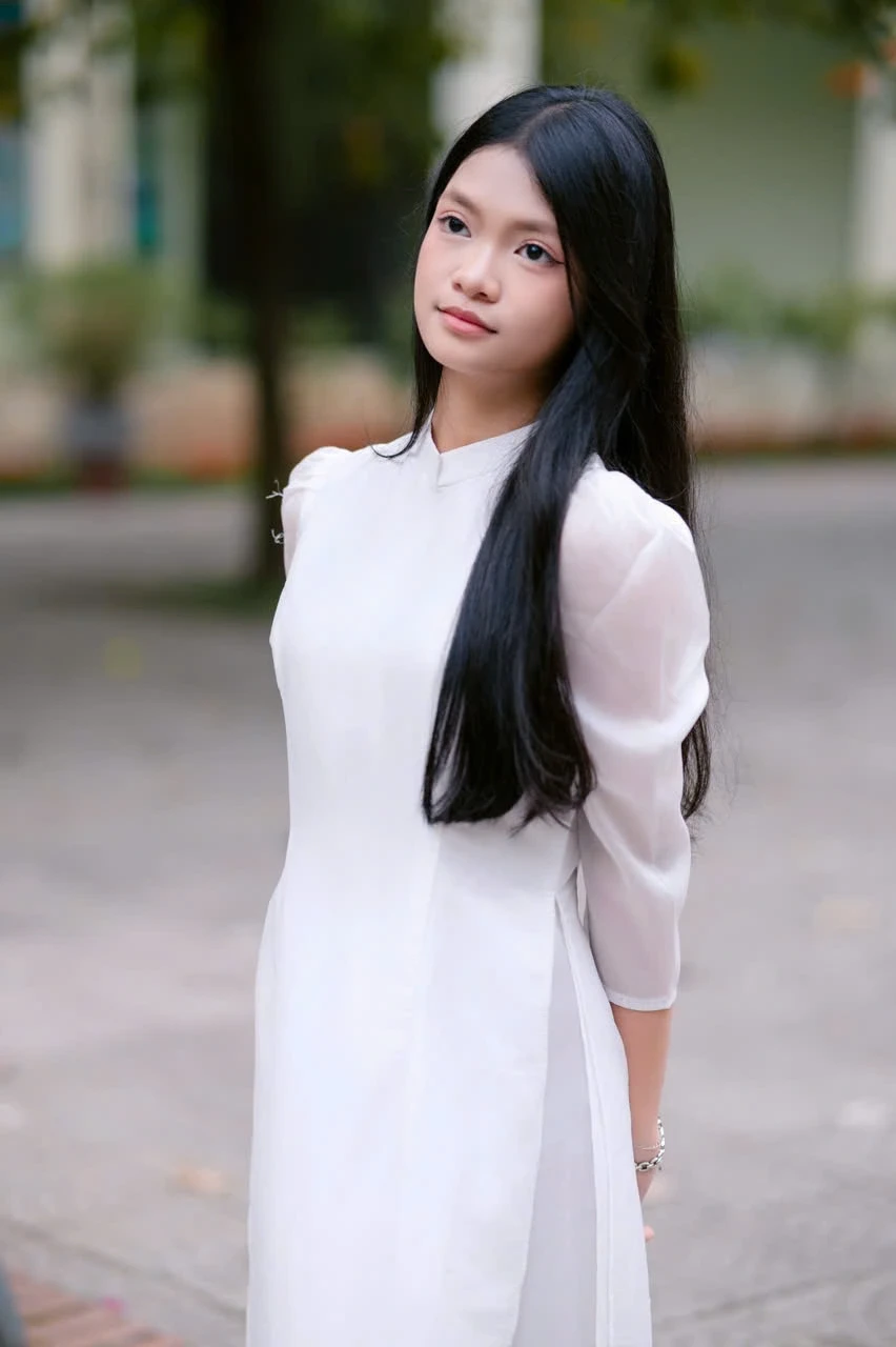 Nữ sinh Hà Nội giành "cú đúp" thủ khoa, làm điều đặc biệt sau kỳ thi lớp 10