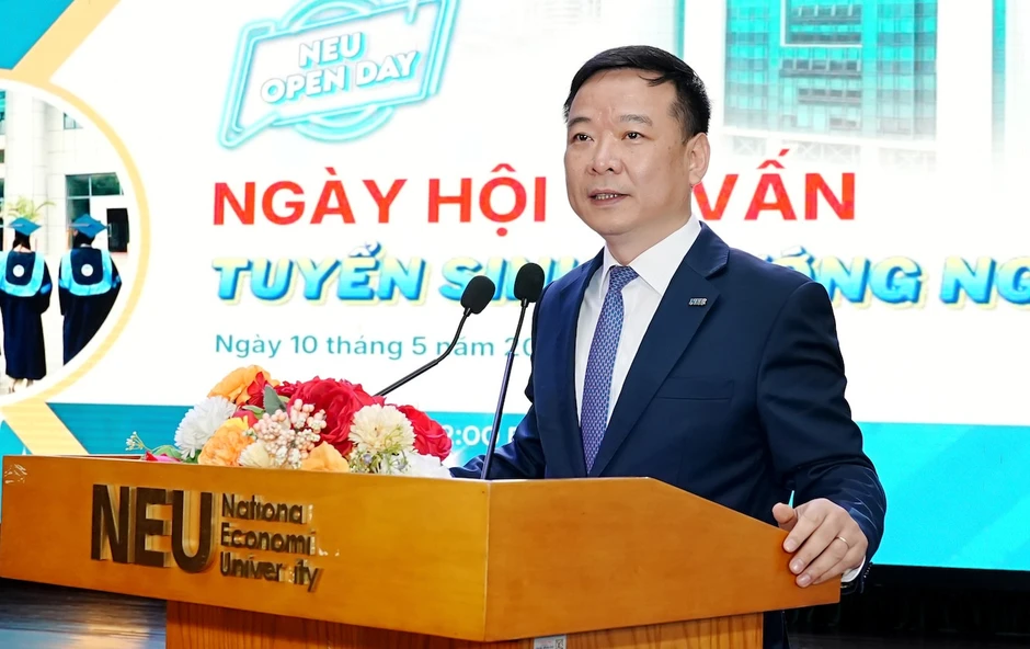 Phó giáo sư chia sẻ 'ngành học chọn hôm nay, khi tốt nghiệp nghề đó đã thay đổi' Phó giáo sư chia sẻ 'ngành học chọn hôm nay, khi tốt nghiệp nghề đó đã thay đổi'