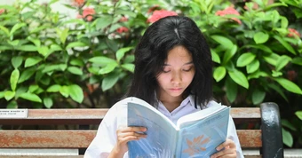 Phụ huynh ‘canh’ nguyện vọng lớp 10 từng giờ, chốt đăng ký như chứng khoán
