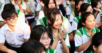 Sáng 28-3, "Đưa trường học đến thí sinh" tại Đắk Lắk