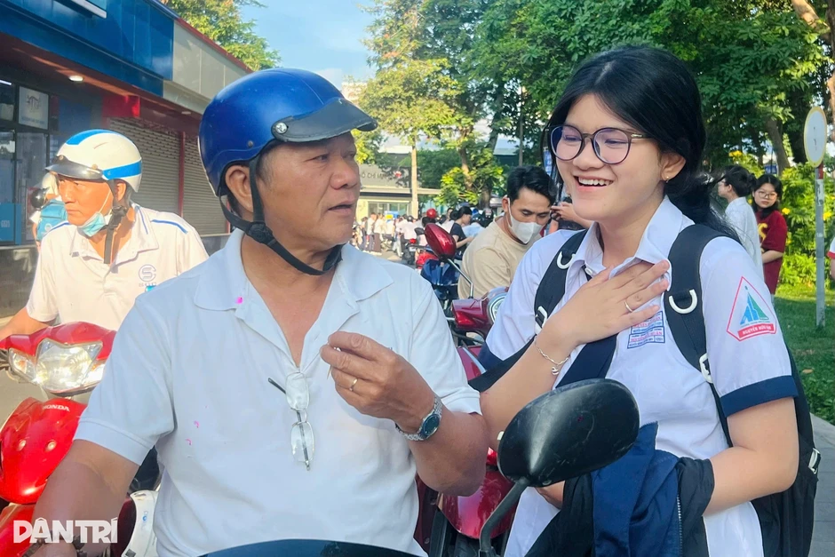 Sáng nay, gần 140.000 sĩ tử dự "cuộc đua" đặc biệt giành vé sớm vào đại học Sáng nay, gần 140.000 sĩ tử dự "cuộc đua" đặc biệt giành vé sớm vào đại học