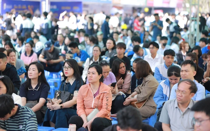 Sáng nay tư vấn tuyển sinh hướng nghiệp tại Cà Mau Sáng nay tư vấn tuyển sinh hướng nghiệp tại Cà Mau