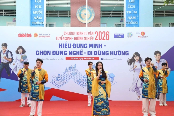 Sáng nay tư vấn tuyển sinh hướng nghiệp tại Cà Mau Sáng nay tư vấn tuyển sinh hướng nghiệp tại Cà Mau