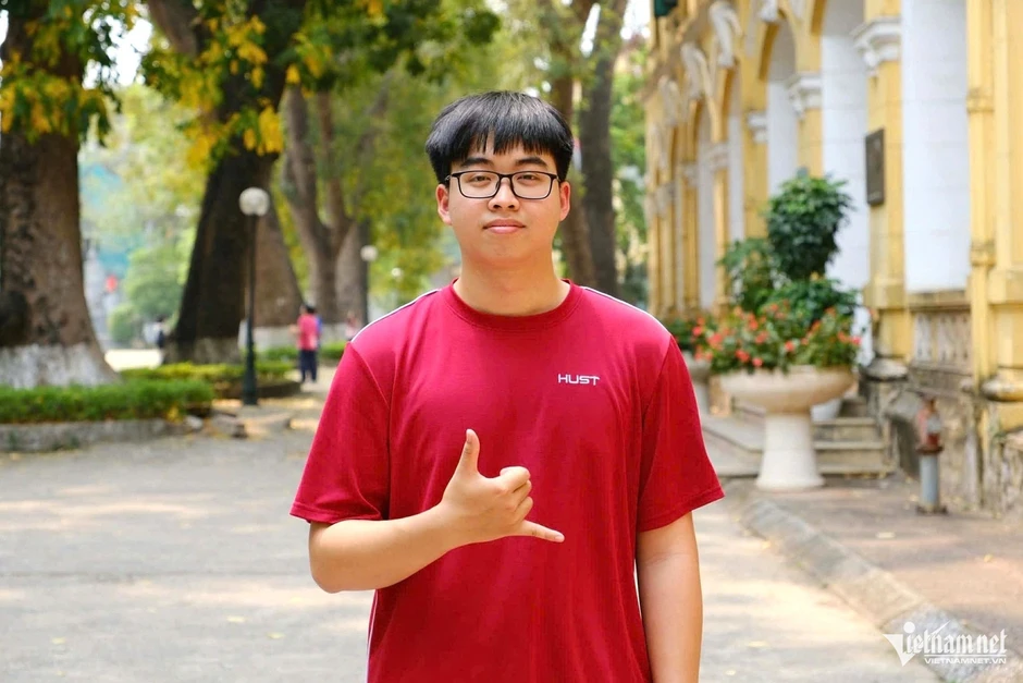 Sinh viên Bách khoa Hà Nội tiết lộ cách đỗ thủ khoa 2 khối thi tốt nghiệp THPT Sinh viên Bách khoa Hà Nội tiết lộ cách đỗ thủ khoa 2 khối thi tốt nghiệp THPT