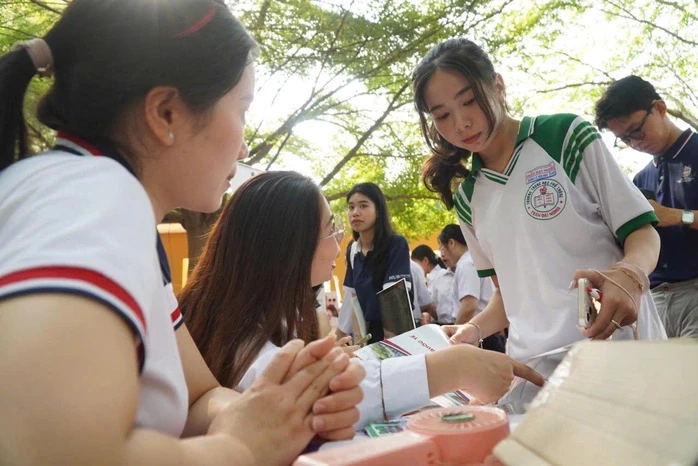 Talkshow “Lối đi thông minh sau tốt nghiệp THPT” giúp học sinh lựa chọn ngành nghề Talkshow “Lối đi thông minh sau tốt nghiệp THPT” giúp học sinh lựa chọn ngành nghề