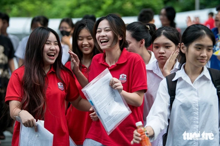 Thêm hơn 250 chương trình đào tạo đại học được thu học phí vượt trần Thêm hơn 250 chương trình đào tạo đại học được thu học phí vượt trần
