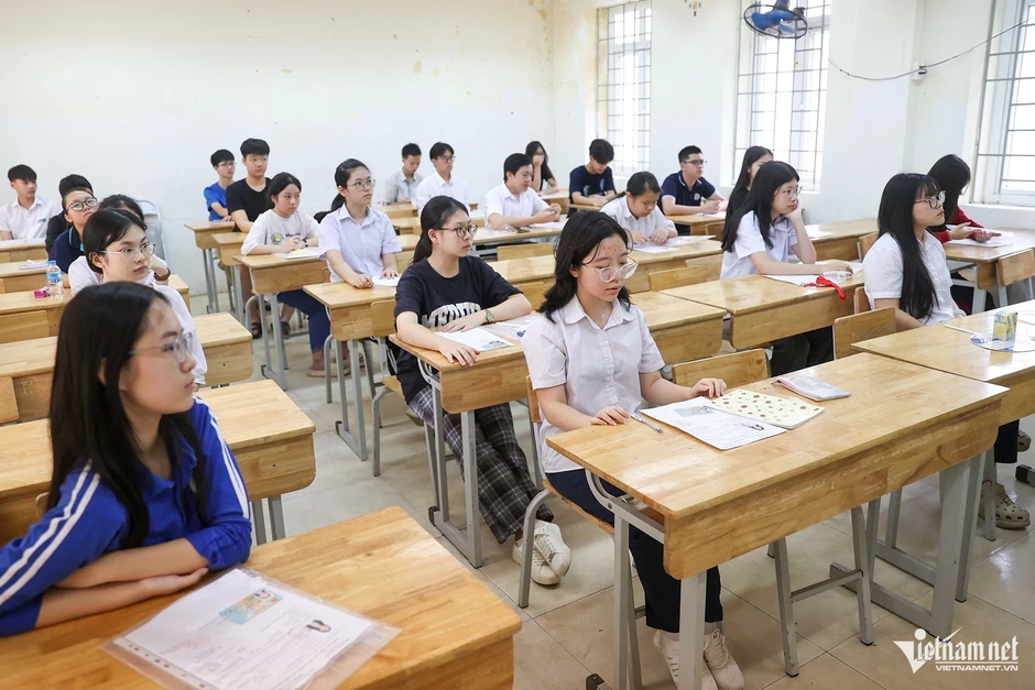 Thi lớp 10 Hà Nội: Gần 400 thí sinh bỏ thi môn Văn, 1 em bị đình chỉ