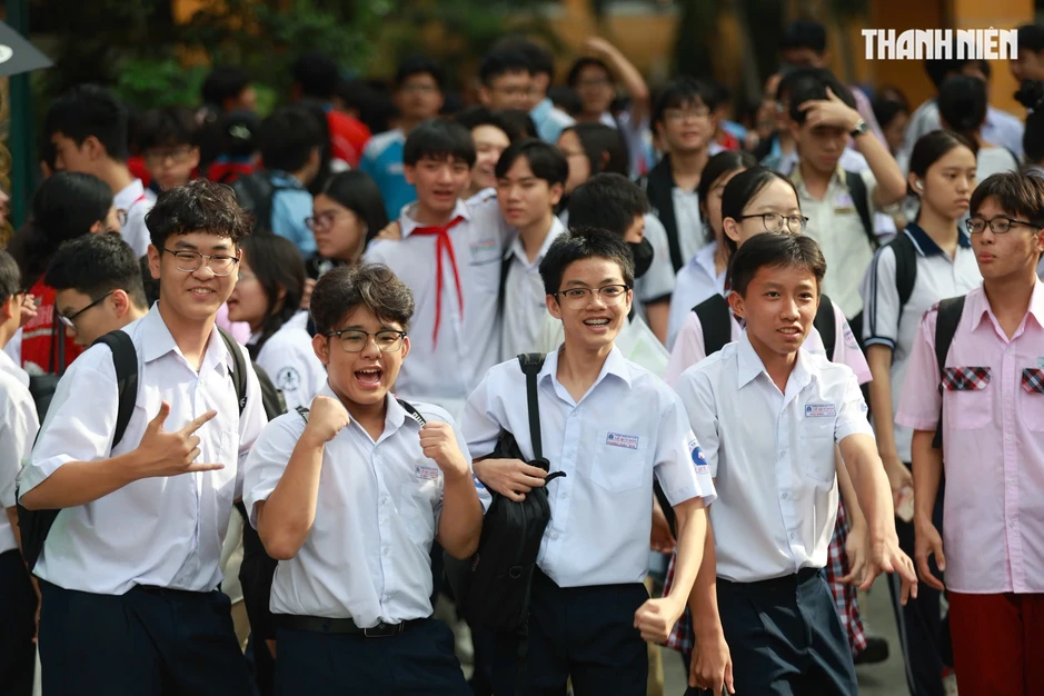 Thi lớp 10 TP.HCM: Tiếng Anh làm trong 30 phút, phần nào thí sinh thấy khó? Thi lớp 10 TP.HCM: Tiếng Anh làm trong 30 phút, phần nào thí sinh thấy khó?