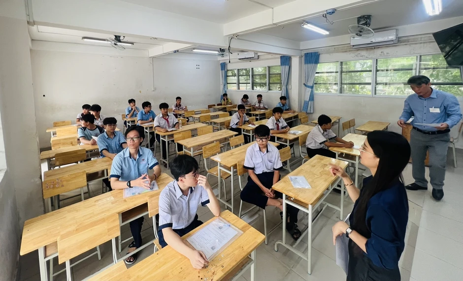 Thí sinh bất ngờ khi cả phòng thi chỉ có duy nhất một học sinh nữ
