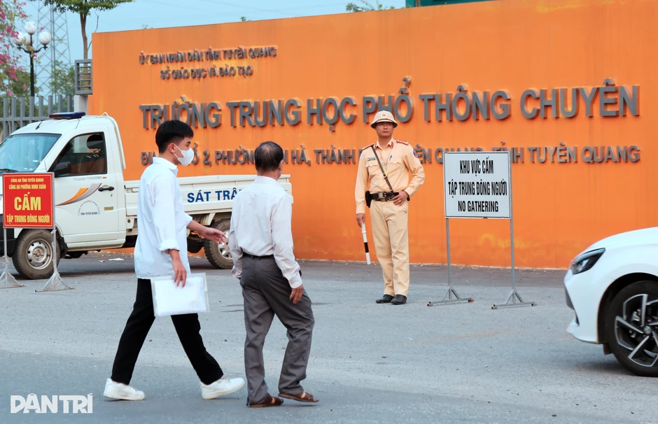 Thí sinh chuyên Tuyên Quang thi môn tự chọn kỳ thi lại tốt nghiệp THPT