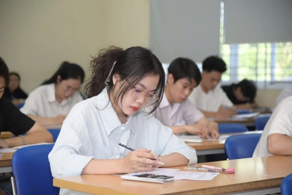 Thí sinh đăng ký thi đánh giá năng lực đông nhất lịch sử Thí sinh đăng ký thi đánh giá năng lực đông nhất lịch sử