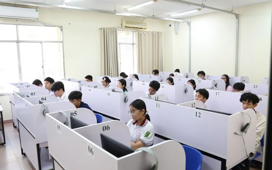 Thí sinh dự thi Đánh giá năng lực chuyên biệt của Đại học Sư phạm TP Hồ Chí Minh tăng vọt Thí sinh dự thi Đánh giá năng lực chuyên biệt của Đại học Sư phạm TP Hồ Chí Minh tăng vọt