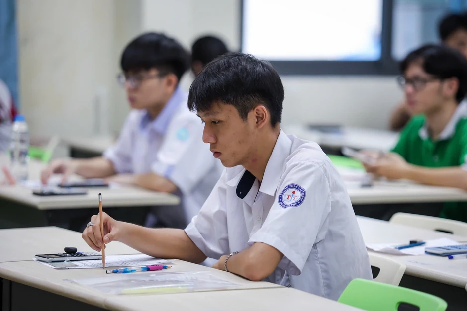Thí sinh gần 1.000 điểm đợt 1 đoán điểm năng lực thấp hơn ở đợt 2, vì sao?