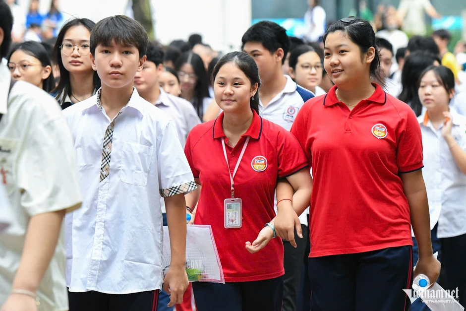 Thí sinh Hà Nội cần làm gì ngay sau khi biết điểm thi, điểm chuẩn vào lớp 10? Thí sinh Hà Nội cần làm gì ngay sau khi biết điểm thi, điểm chuẩn vào lớp 10?