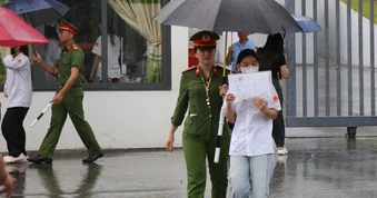 Thí sinh THPT chuyên Tuyên Quang tự tin sau khi kết thúc môn văn