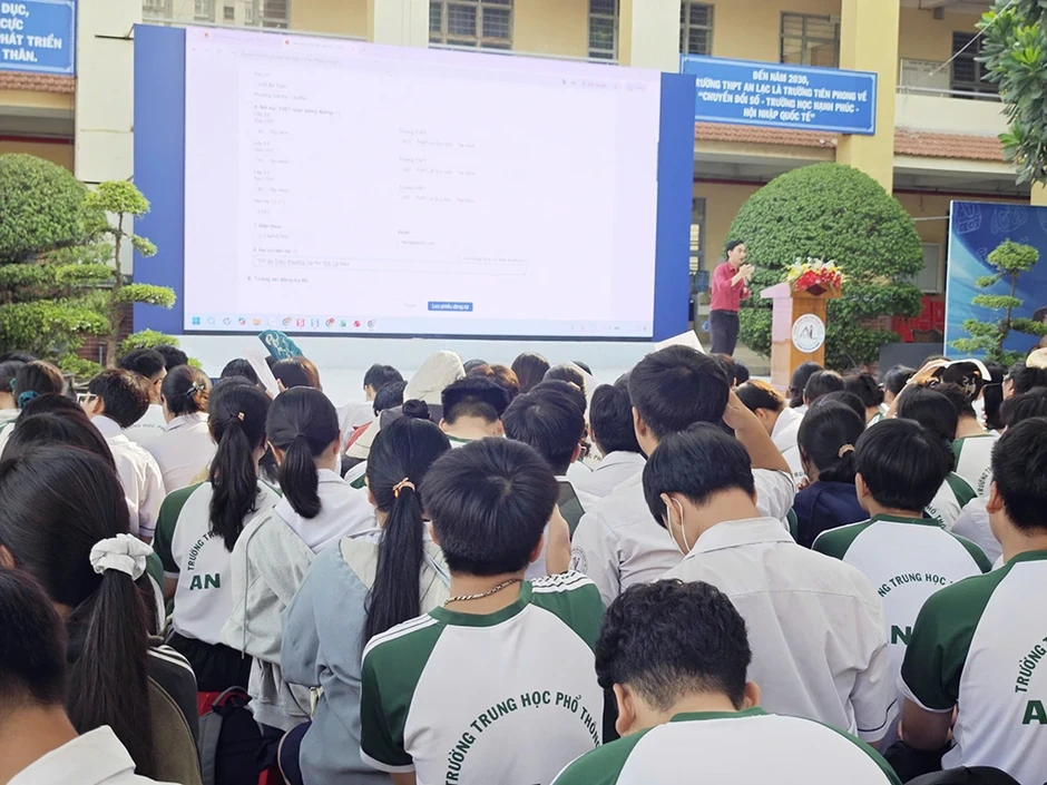 Thi tốt nghiệp THPT: Minh bạch tỷ lệ chọn môn để thấy rõ chất lượng giáo dục Thi tốt nghiệp THPT: Minh bạch tỷ lệ chọn môn để thấy rõ chất lượng giáo dục