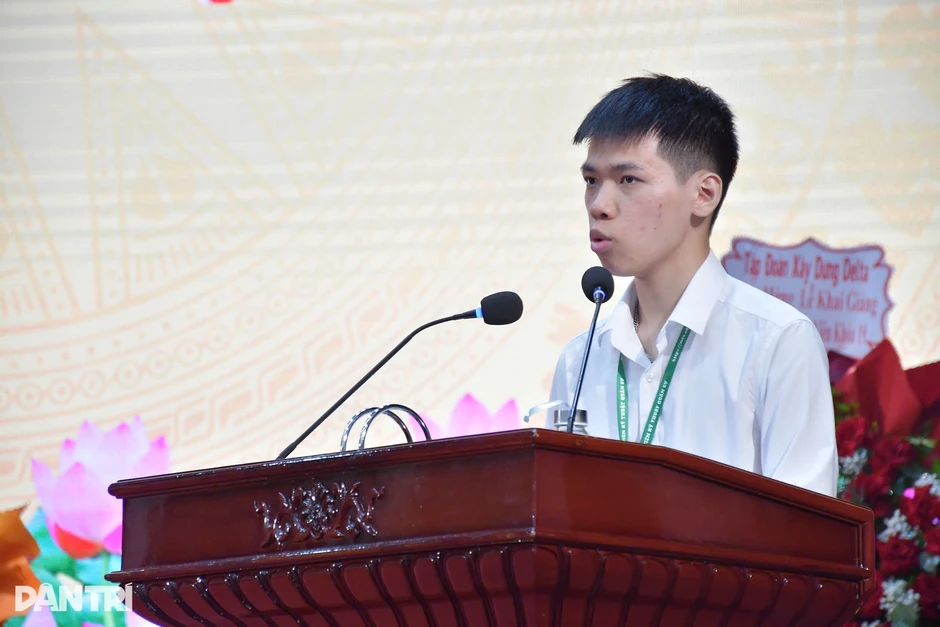 Thủ khoa 29,75 điểm chia sẻ cảm nghĩ về môi trường quân đội ngày khai giảng Thủ khoa 29,75 điểm chia sẻ cảm nghĩ về môi trường quân đội ngày khai giảng