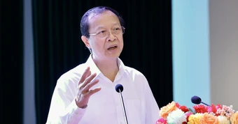 Thứ trưởng Bộ GD-ĐT: Có nơi để xã hội băn khoăn vì điểm thi Văn 9-10 rất nhiều