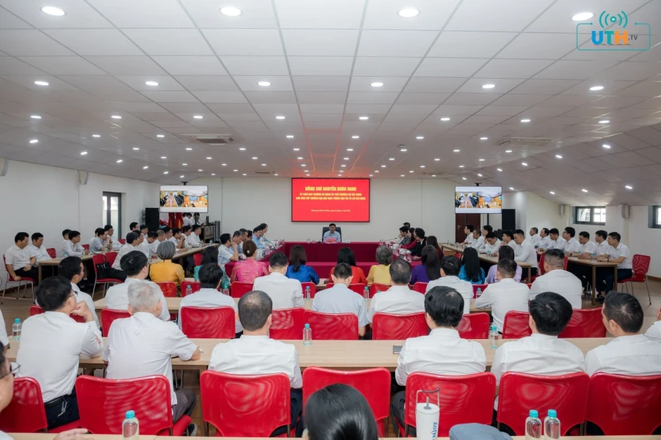 Thứ trưởng Nguyễn Xuân Sang làm việc tại Trường Đại học Giao thông vận tải TP.HCM Thứ trưởng Nguyễn Xuân Sang làm việc tại Trường Đại học Giao thông vận tải TP.HCM