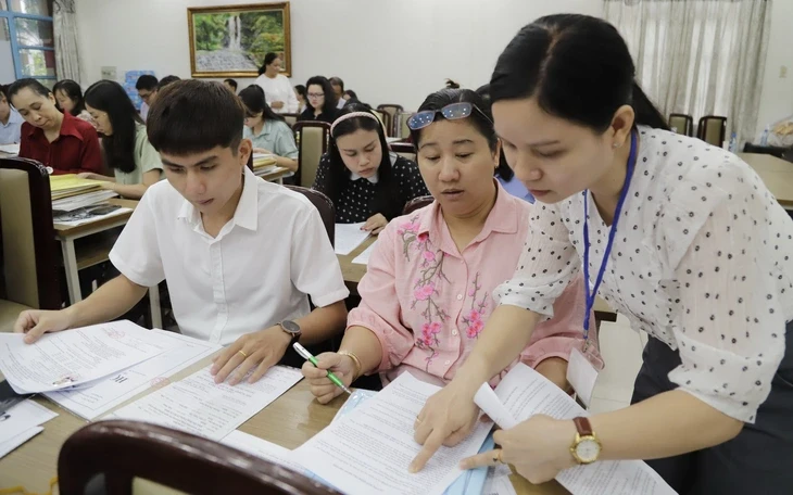 Tỉ lệ chọi lớp 10 TP.HCM biến động: Có nên đổi nguyện vọng cho 'an toàn'? Tỉ lệ chọi lớp 10 TP.HCM biến động: Có nên đổi nguyện vọng cho 'an toàn'?