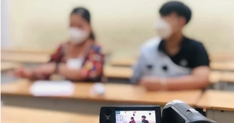 TPHCM: 8 thí sinh đặc biệt được thi ở phòng riêng, có người viết hộ bài