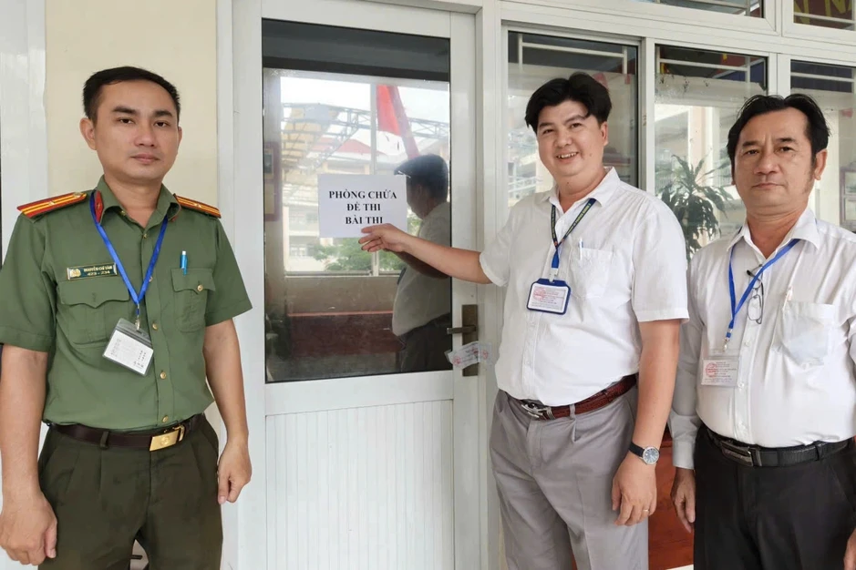 TPHCM lần đầu tiên vận chuyển đề thi, bài thi bằng đường hàng không TPHCM lần đầu tiên vận chuyển đề thi, bài thi bằng đường hàng không