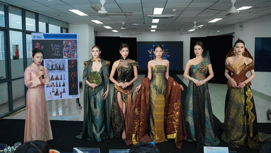 Trầm trồ màn trình diễn đồ án tốt nghiệp 'cực chất' của sinh viên ĐH Kiến trúc Trầm trồ màn trình diễn đồ án tốt nghiệp 'cực chất' của sinh viên ĐH Kiến trúc