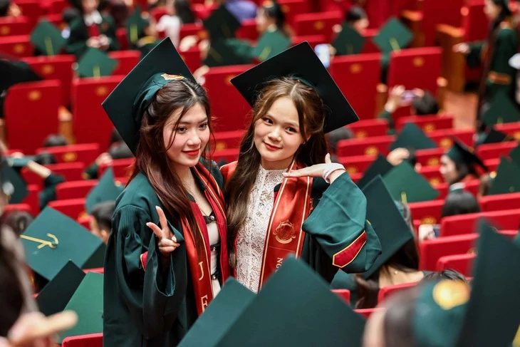 Trường đại học Kinh tế - ĐHQG Hà Nội thêm tổ hợp, siết điểm thưởng Trường đại học Kinh tế - ĐHQG Hà Nội thêm tổ hợp, siết điểm thưởng