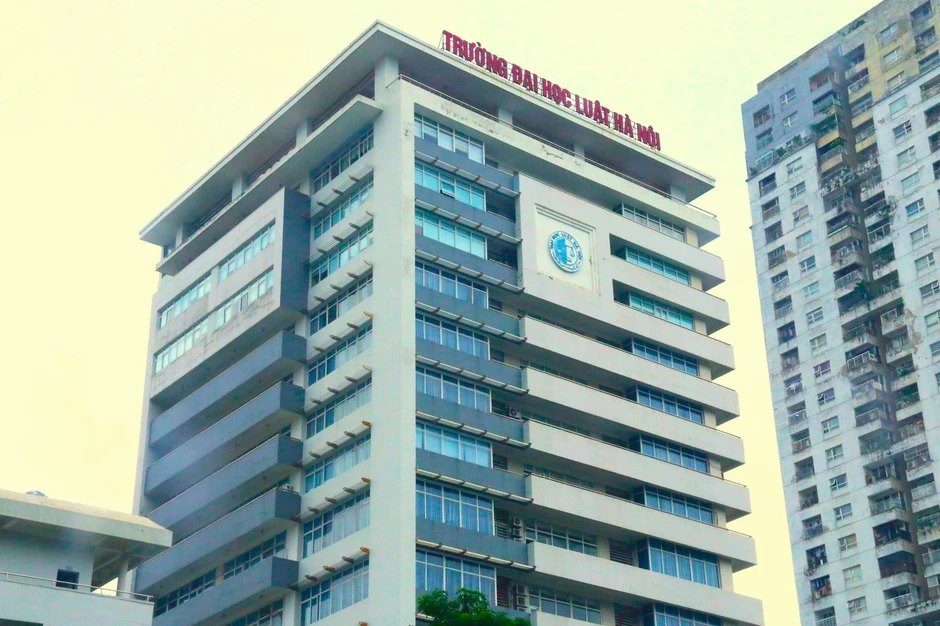 Trường ĐH Luật Hà Nội công bố điểm sàn xét tuyển năm 2026 Trường ĐH Luật Hà Nội công bố điểm sàn xét tuyển năm 2026