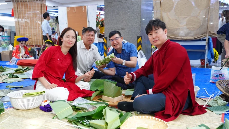 Trường ĐH Luật TP.HCM tăng thưởng tết cho gần 500 giảng viên, người lao động