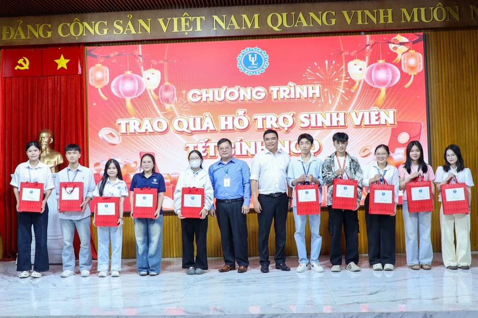 Trường ĐH Luật TP.HCM tăng thưởng tết cho gần 500 giảng viên, người lao động