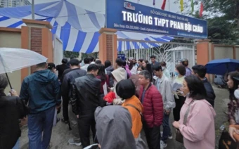 Trường tư thục thu phí 'giữ chỗ': Cần tôn trọng quyền lợi của người học
