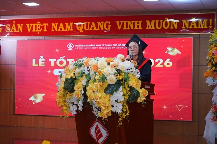 Từ ngã rẽ học tập đến danh hiệu thủ khoa